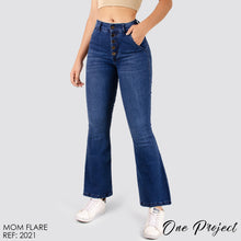 Cargar imagen en el visor de la galería, JEANS MUJER MOM FLARE 2021
