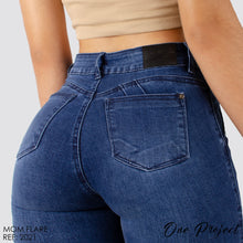 Cargar imagen en el visor de la galería, JEANS MUJER MOM FLARE 2021
