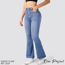 Cargar imagen en el visor de la galería, JEANS MUJER MOM FLARE 2029
